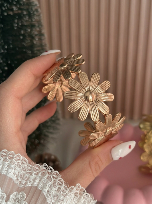 Zinnia Bloom Sculptural Cuff