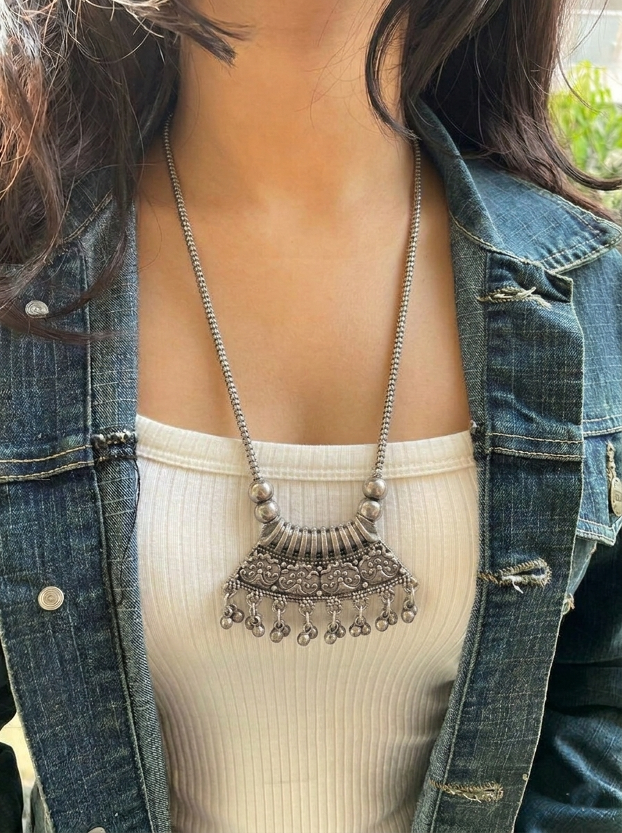 Vanya Heritage Arc Pendant
