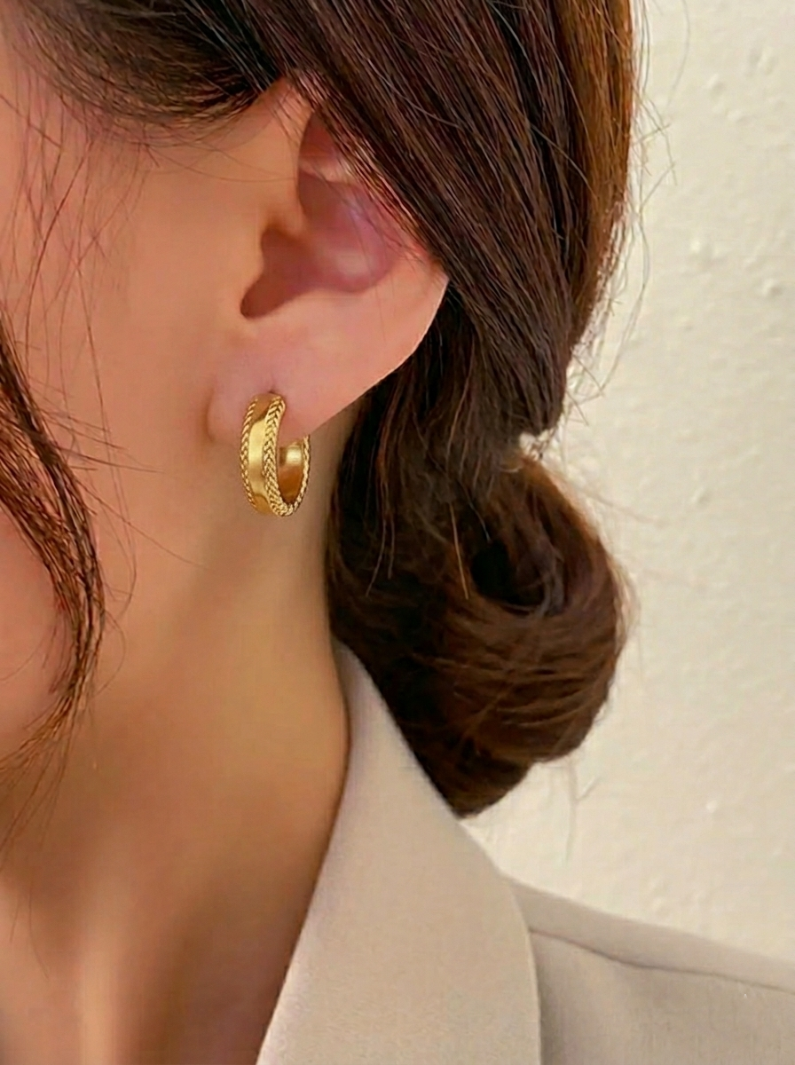 Lily Beaded Edge Hoops