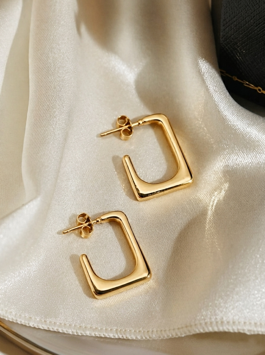 Arlo Modernist Square Hoops