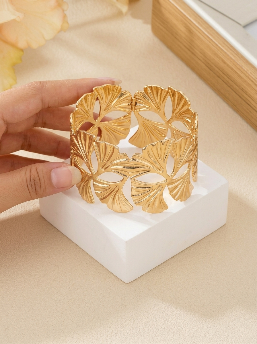 Nia Ginko Sculptural Cuff